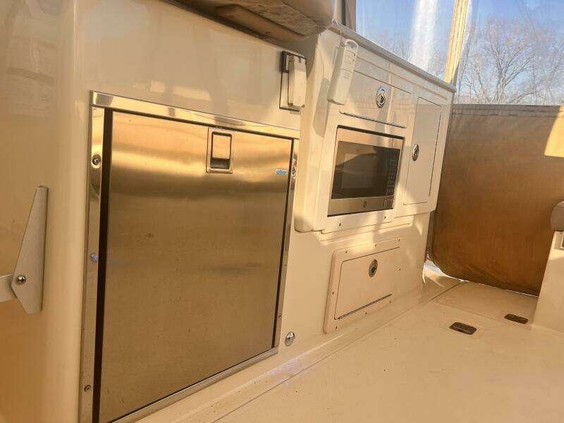 Les Suz 31ft Mainship Yacht For Sale