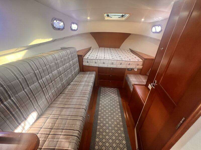 Les Suz 31ft Mainship Yacht For Sale