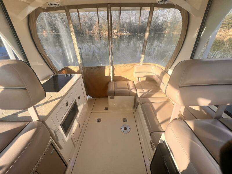 Les Suz 31ft Mainship Yacht For Sale