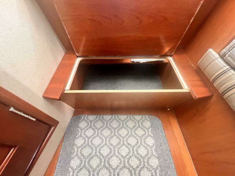 Les Suz 31ft Mainship Yacht For Sale