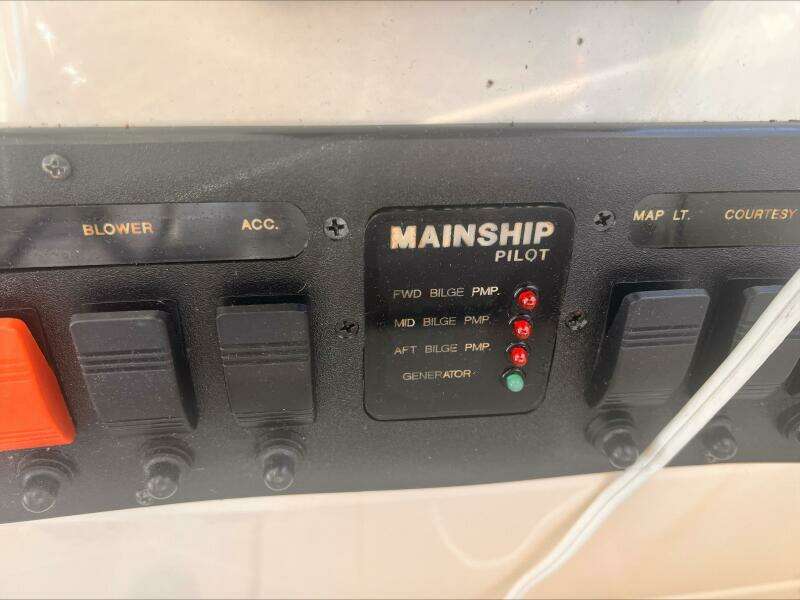 Les Suz 31ft Mainship Yacht For Sale