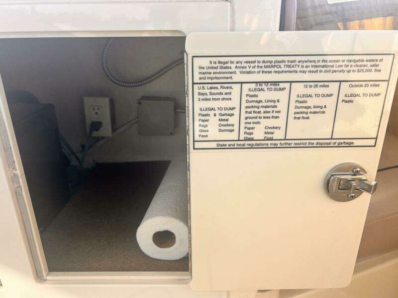 Les Suz 31ft Mainship Yacht For Sale