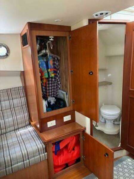 Les Suz 31ft Mainship Yacht For Sale