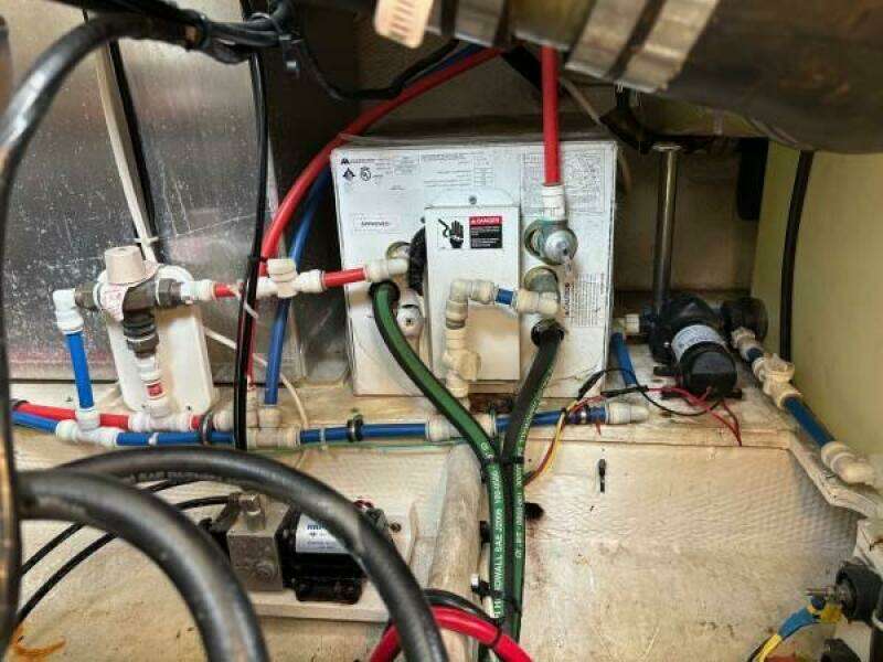 Les Suz 31ft Mainship Yacht For Sale