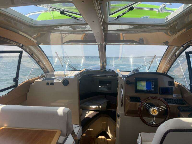 24ft Cutwater Yacht For Sale