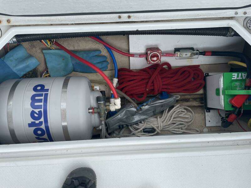 24ft Cutwater Yacht For Sale