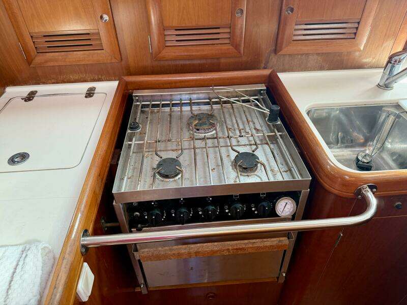 Eda 47ft Beneteau Yacht For Sale