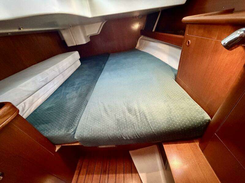 Eda 47ft Beneteau Yacht For Sale