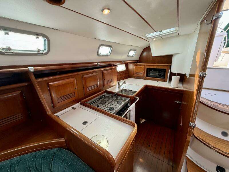 Eda 47ft Beneteau Yacht For Sale