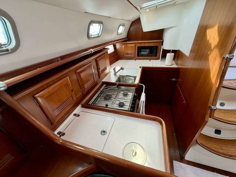 Eda 47ft Beneteau Yacht For Sale