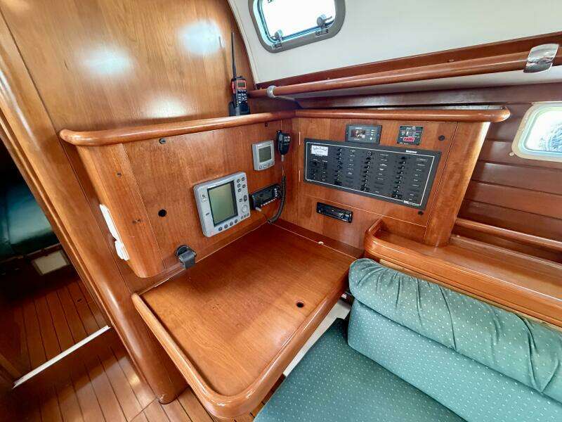 Eda 47ft Beneteau Yacht For Sale