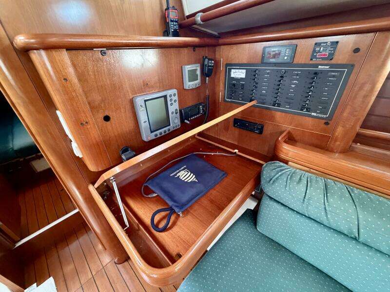 Eda 47ft Beneteau Yacht For Sale