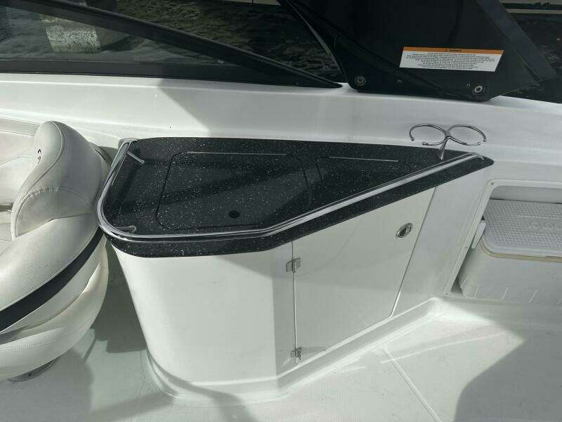 Live Life 27ft Monterey Yacht For Sale