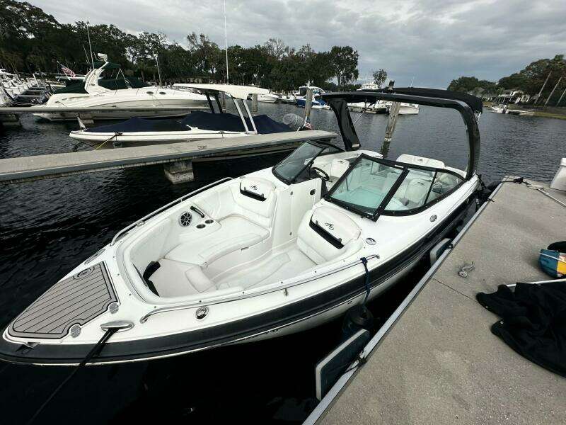 Live Life 27ft Monterey Yacht For Sale