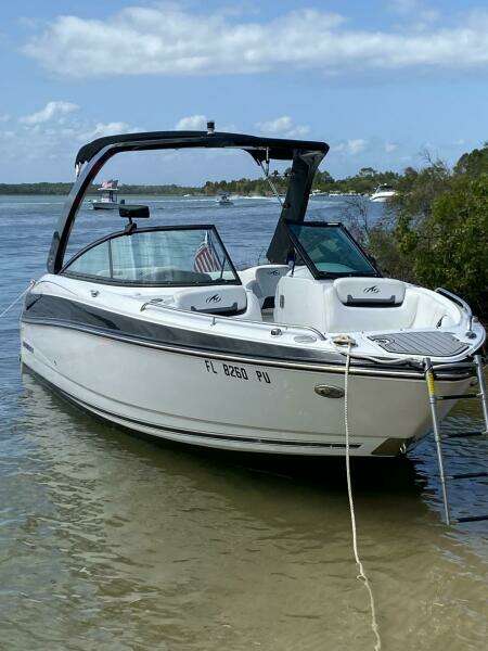 Live Life 27ft Monterey Yacht For Sale