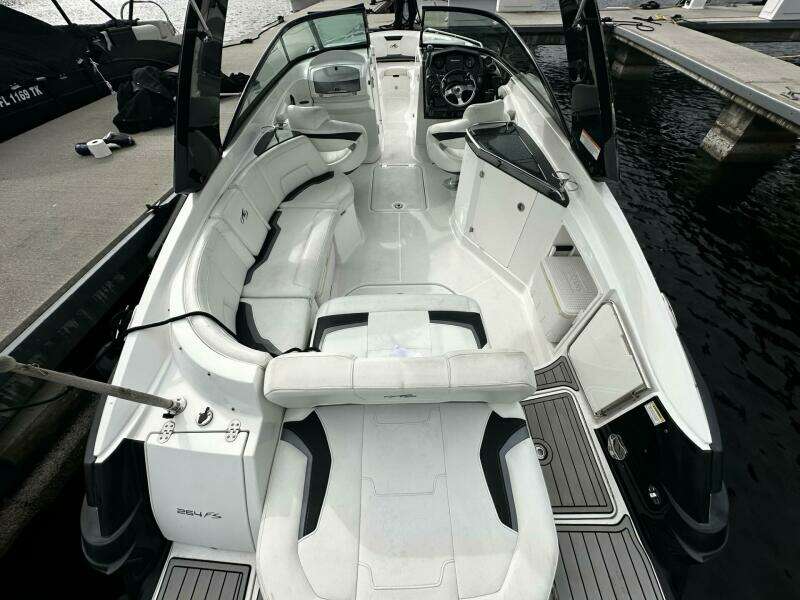 Live Life 27ft Monterey Yacht For Sale