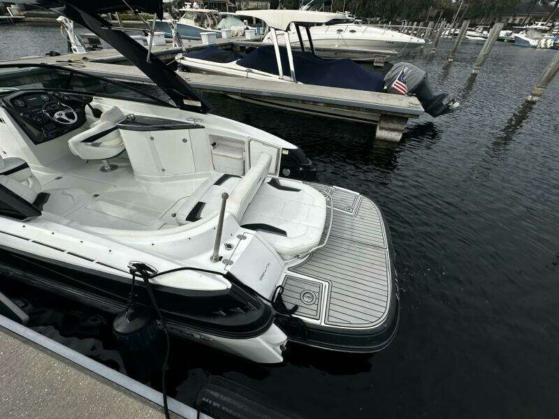 Live Life 27ft Monterey Yacht For Sale