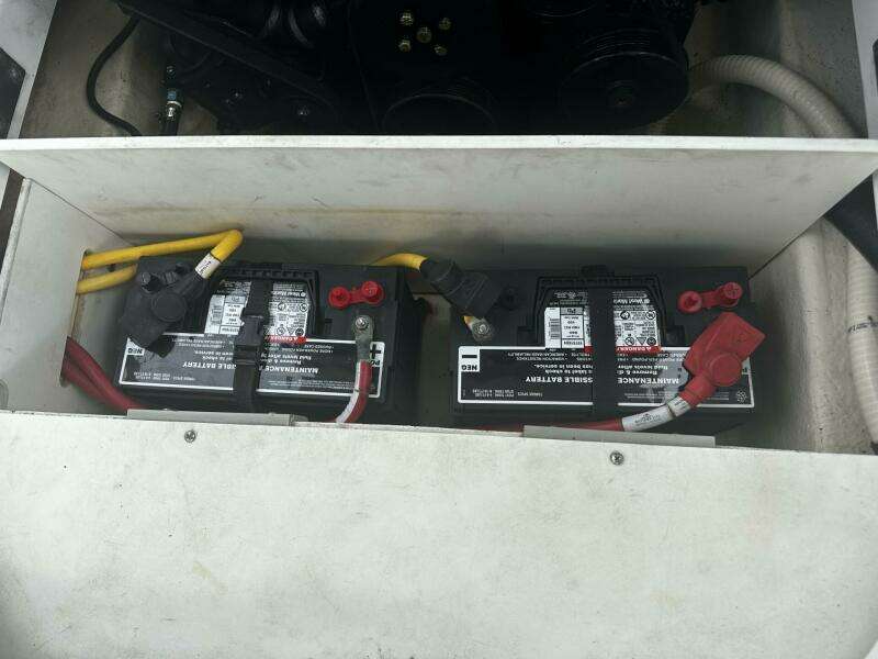 Live Life 27ft Monterey Yacht For Sale