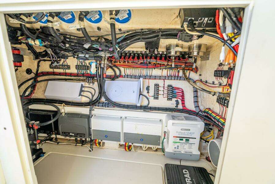 37ft SeaVee Yacht For Sale