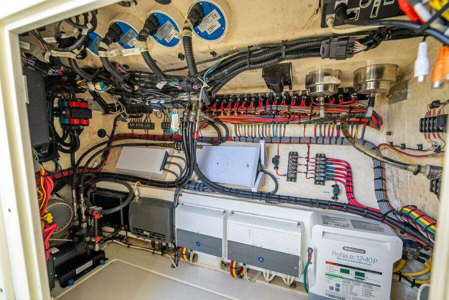 37ft SeaVee Yacht For Sale