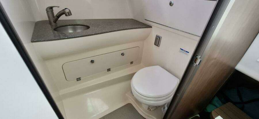 Whaler 31ft Boston Whaler Yacht For Sale