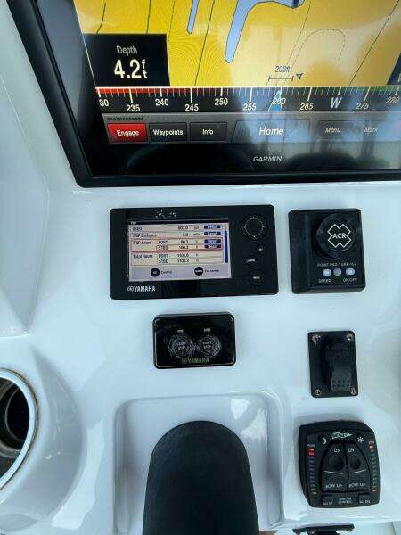 INSIGNIA 32ft Intrepid Yacht For Sale