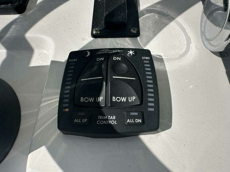 INSIGNIA 32ft Intrepid Yacht For Sale