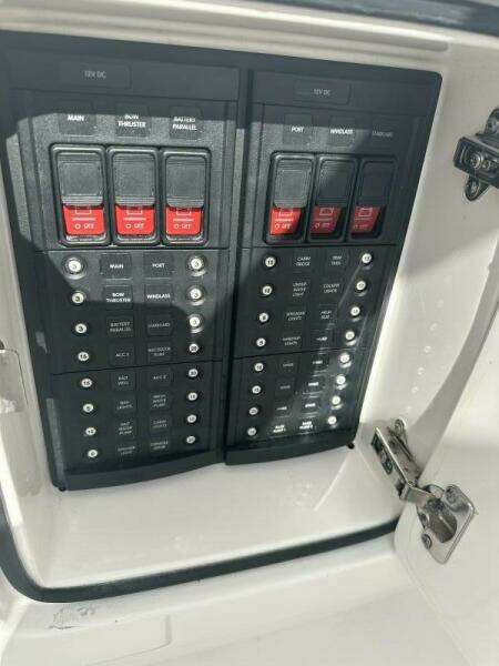 INSIGNIA 32ft Intrepid Yacht For Sale