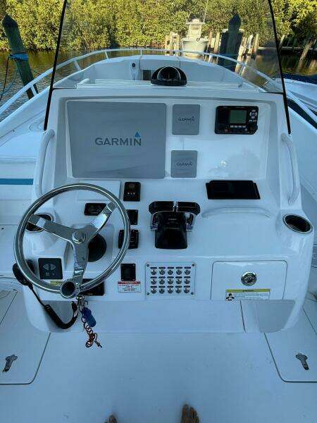 INSIGNIA 32ft Intrepid Yacht For Sale