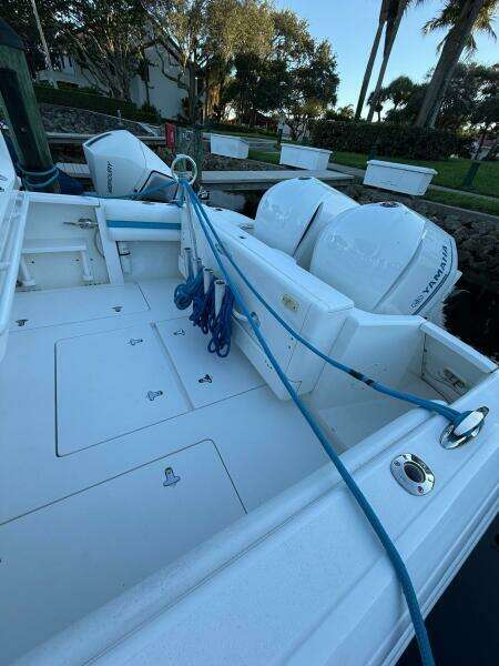 INSIGNIA 32ft Intrepid Yacht For Sale