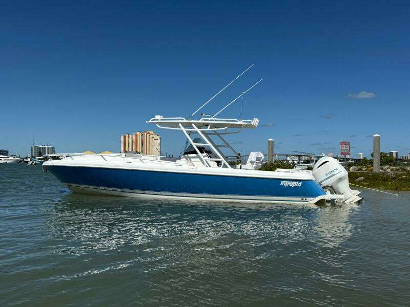 INSIGNIA 32ft Intrepid Yacht For Sale