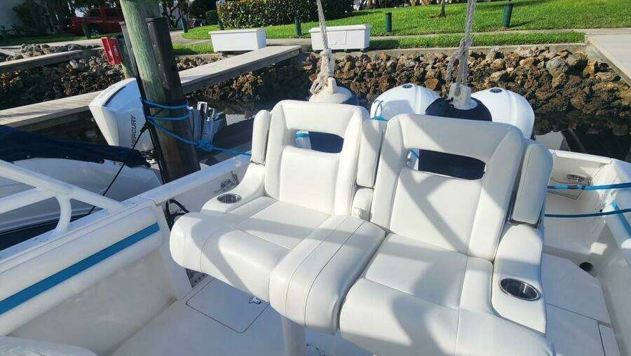 INSIGNIA 32ft Intrepid Yacht For Sale