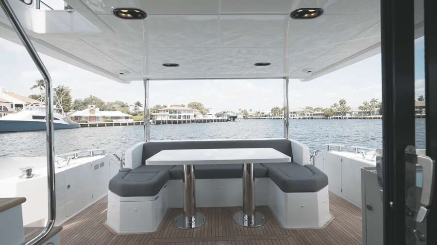 60ft Azimut Yacht For Sale