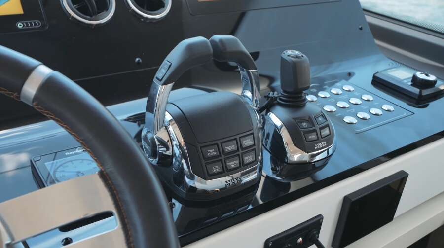 60ft Azimut Yacht For Sale