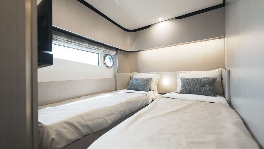 60ft Azimut Yacht For Sale