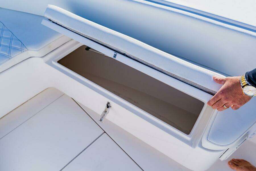 32ft Contender Yacht For Sale