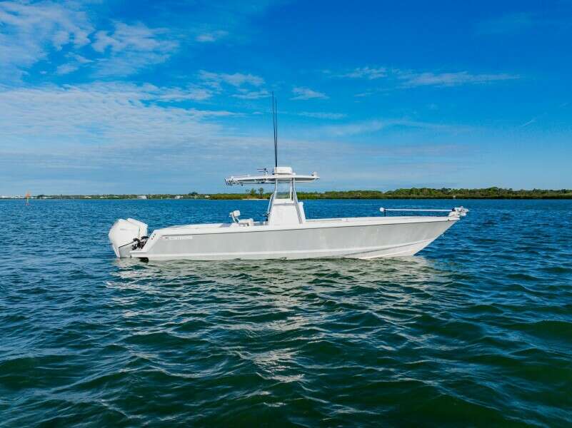 32ft Contender Yacht For Sale