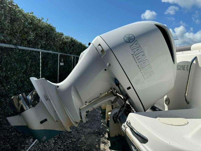 30' 2017 Robalo R302