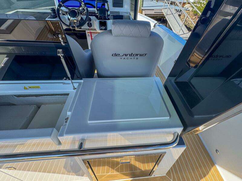 42ft De Antonio Yacht For Sale