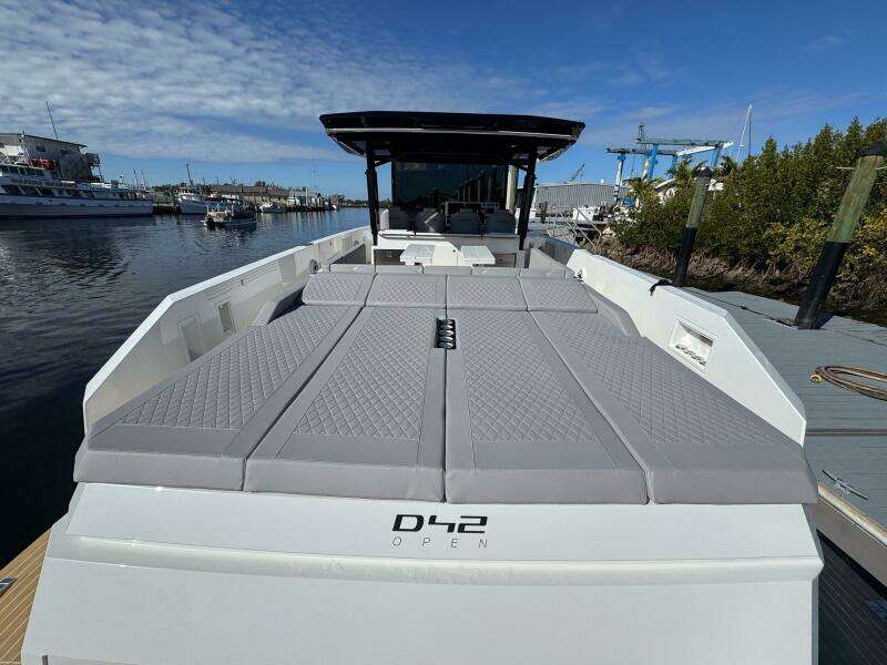 42ft De Antonio Yacht For Sale