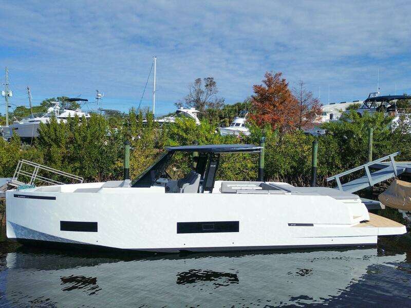 42ft De Antonio Yacht For Sale