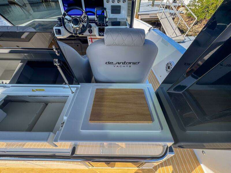 42ft De Antonio Yacht For Sale