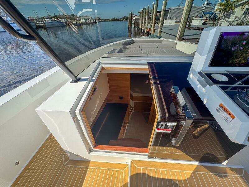 42ft De Antonio Yacht For Sale