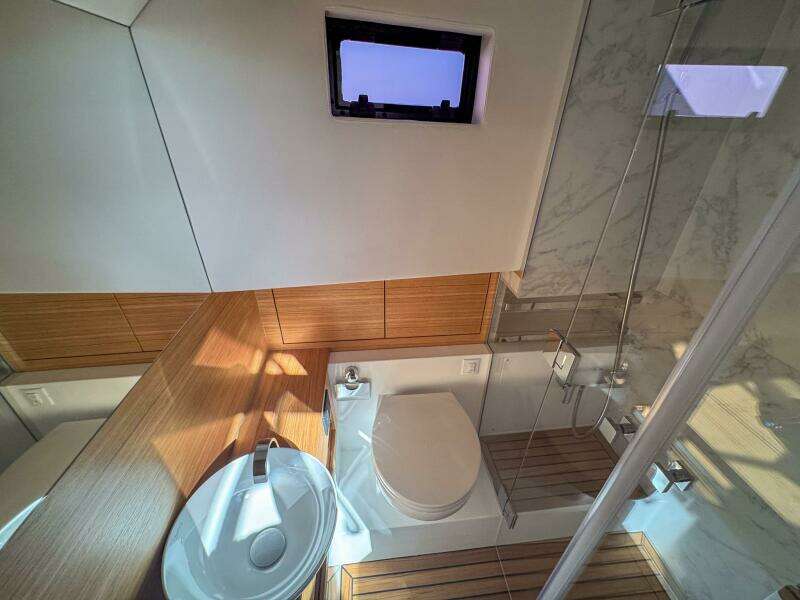 42ft De Antonio Yacht For Sale