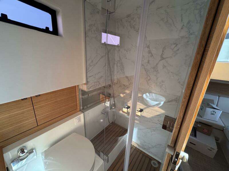 42ft De Antonio Yacht For Sale