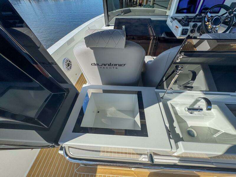 42ft De Antonio Yacht For Sale