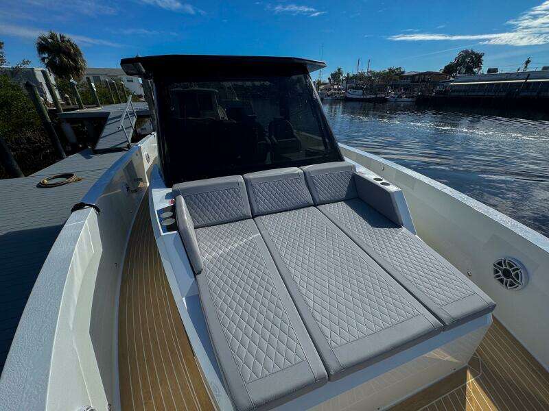 42ft De Antonio Yacht For Sale