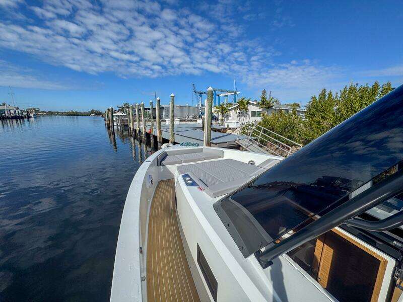 42ft De Antonio Yacht For Sale