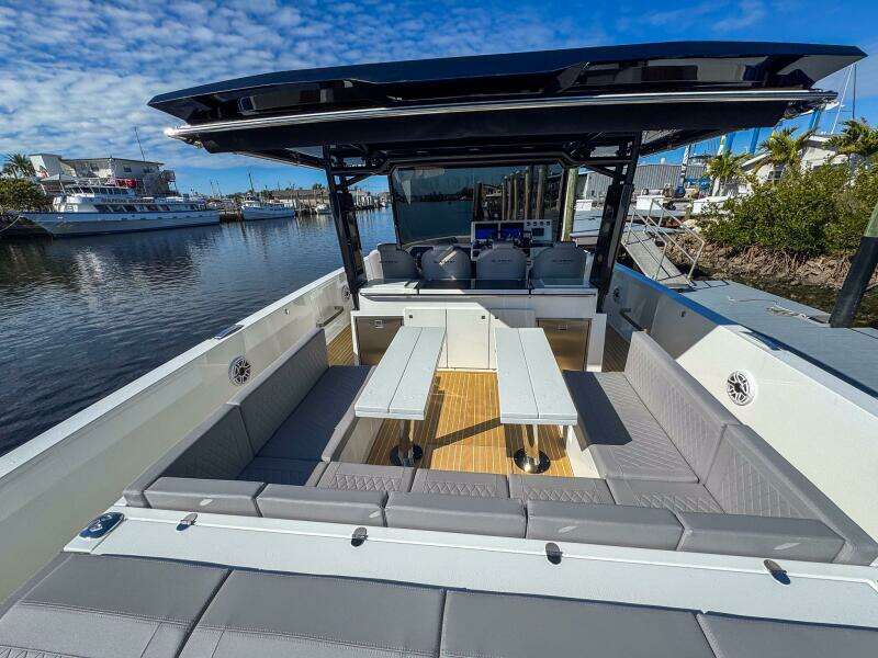 42ft De Antonio Yacht For Sale