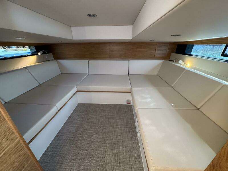 42ft De Antonio Yacht For Sale